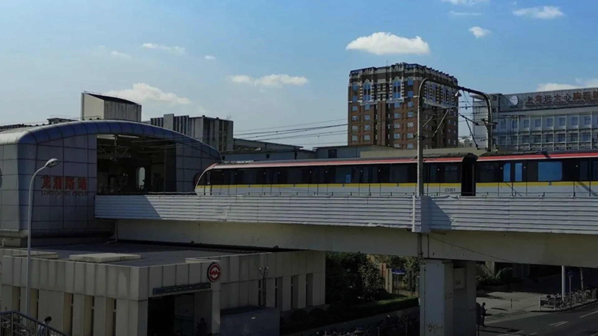 First Renovated Train of Shanghai Metro Line 3 Extension Officially Rolled Off the Production Line